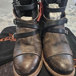 Freebird Crue Black Distressed size 8